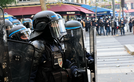 France records 135 arrests during demonstrations by early Saturday afternoon