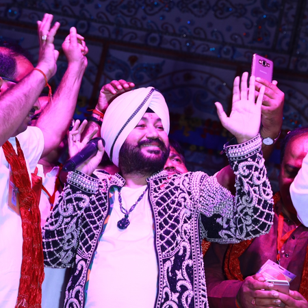 Daler Mehndi confronted by Uttarakhand Minister Subodh Uniyal: Bol toh jaa nahi raha