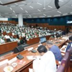 K’taka govt holds talks with sugarcane factory owners & growers; CM appeals to farmers to allow cane crushing