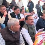 Cong, BJP stage separate protests during U’khand Assembly session