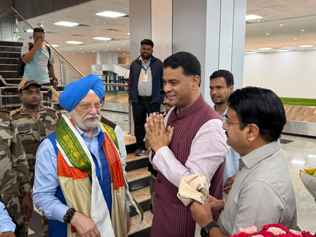 Hardeep Singh Puri receives warm welcome in MP’s Bhopal ahead of RS bypoll