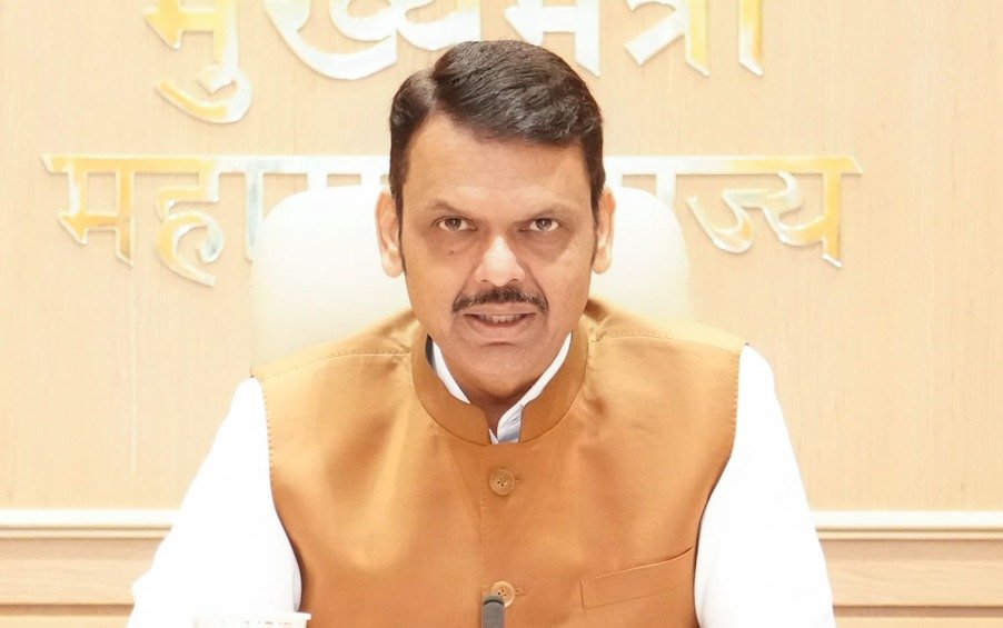 Maharashtra CM Fadnavis Sets December 31 Deadline for Digital Governance Integration